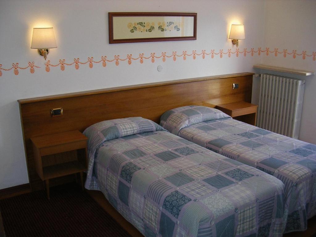 Hotel Rosalpina Riva del Garda Room photo
